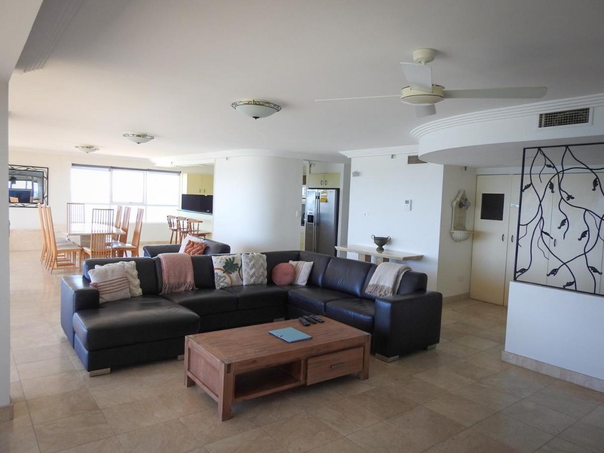 Zenith Ocean Front Apartments Χρυσή Ακτή Εξωτερικό φωτογραφία